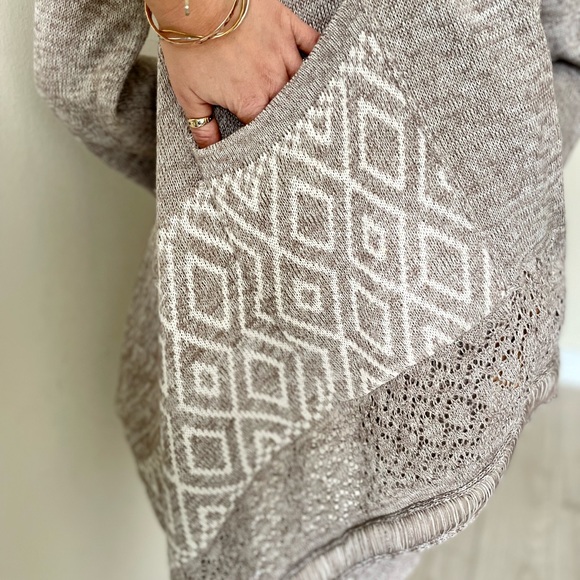 Paper Crane BOHO High-Low Knit Sweater- S - Picture 5 of 8